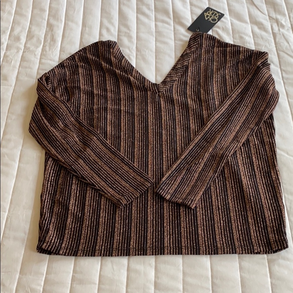 **NWT Chaser black & rose gold top S